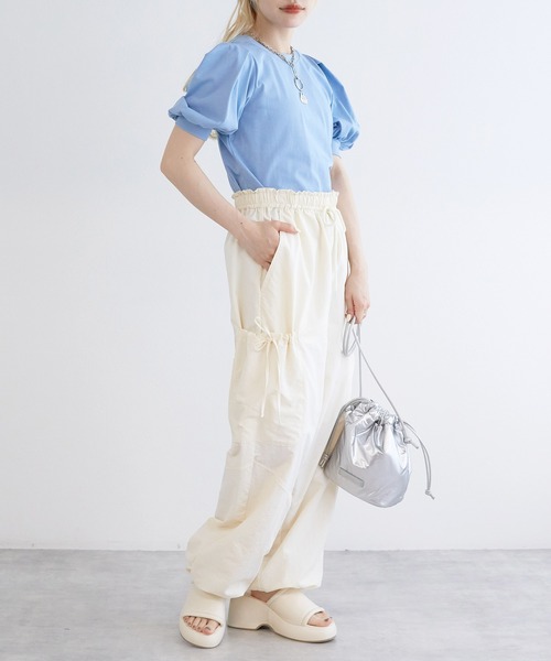 w closet(ダブルクローゼット)の「リボンポケットカーゴパンツ(カーゴパンツ・レディース・ピンク/アイボリー/ブラック・FREE)」の6枚目の写真