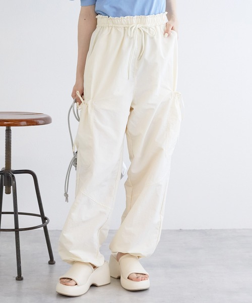 w closet(ダブルクローゼット)の「リボンポケットカーゴパンツ(カーゴパンツ・レディース・ピンク/アイボリー/ブラック・FREE)」の9枚目の写真