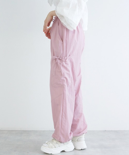 w closet(ダブルクローゼット)の「リボンポケットカーゴパンツ(カーゴパンツ・レディース・ピンク/アイボリー/ブラック・FREE)」の17枚目の写真