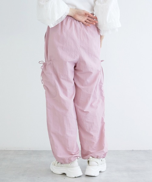 w closet(ダブルクローゼット)の「リボンポケットカーゴパンツ(カーゴパンツ・レディース・ピンク/アイボリー/ブラック・FREE)」の18枚目の写真