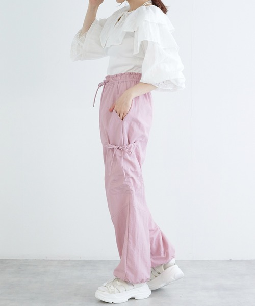 w closet(ダブルクローゼット)の「リボンポケットカーゴパンツ(カーゴパンツ・レディース・ピンク/アイボリー/ブラック・FREE)」の21枚目の写真