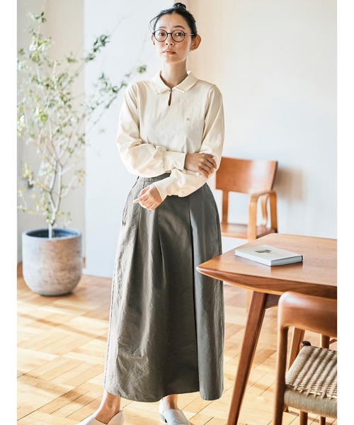 and myera(アンド マイラ)の「and myera 長袖ポロTトップス(ポロシャツ・レディース・ベージュ/ネイビー/アイボリー・X-LARGE/LARGE/MEDIUM/SMALL)」の5枚目の写真