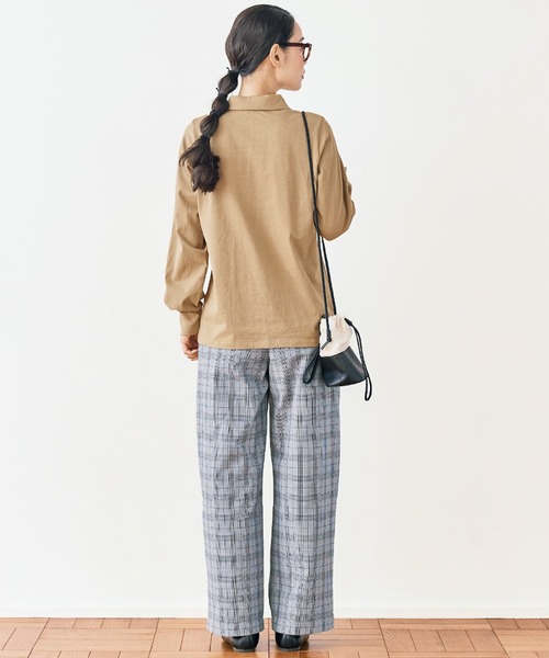 and myera(アンド マイラ)の「and myera 長袖ポロTトップス(ポロシャツ・レディース・ベージュ/ネイビー/アイボリー・X-LARGE/LARGE/MEDIUM/SMALL)」の15枚目の写真