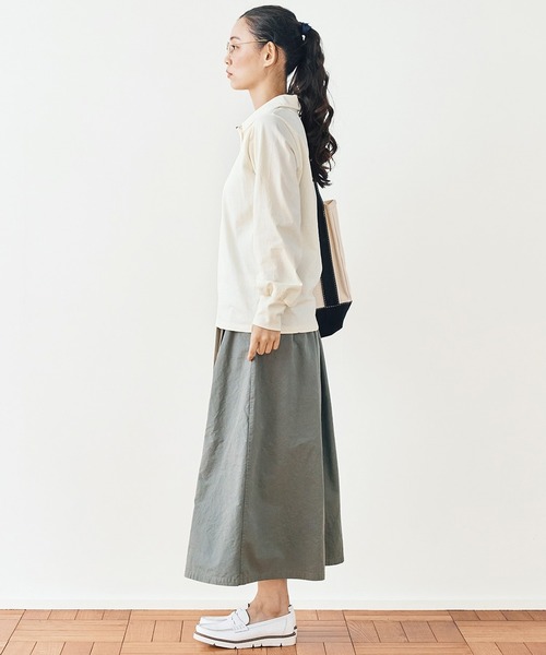 and myera(アンド マイラ)の「and myera 長袖ポロTトップス(ポロシャツ・レディース・ベージュ/ネイビー/アイボリー・X-LARGE/LARGE/MEDIUM/SMALL)」の8枚目の写真