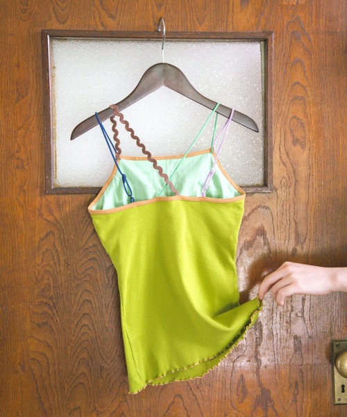 後ろ姿の肌色のリブキャミソール（キャミソール）｜PAMM（パム