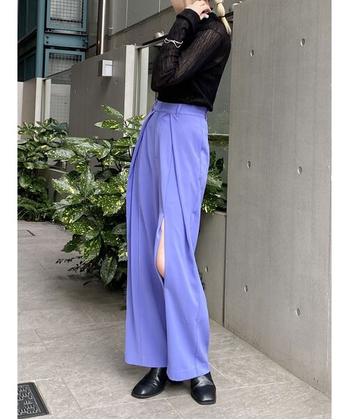MURUA（ムルーア）の「フロントオープンワイドパンツ（その他パンツ・レディース・パープル/ブラック・1/2）」の9枚目の写真