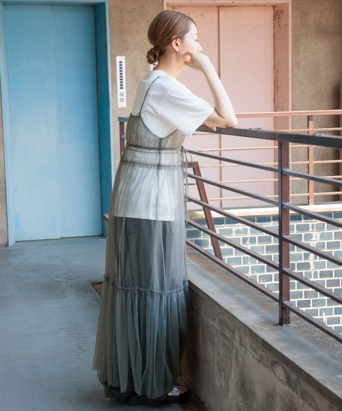 LAKOLE（ラコレ）の「ラフタッチランダムロゴT / 136061（Tシャツ/カットソー・レディース・ベージュ/チャコール/オフホワイト・SMALL/MEDIUM）」の11枚目の写真