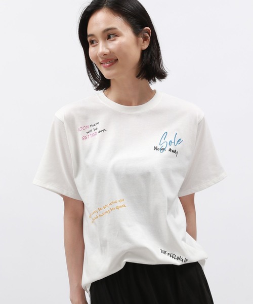 LAKOLE（ラコレ）の「ラフタッチランダムロゴT / 136061（Tシャツ/カットソー・レディース・ベージュ/チャコール/オフホワイト・SMALL/MEDIUM）」の22枚目の写真