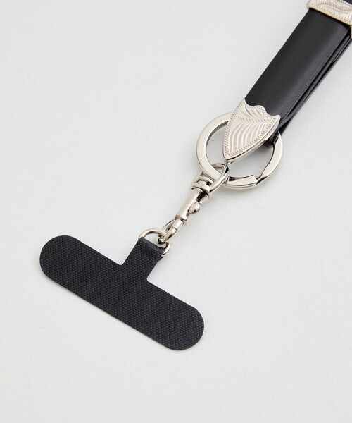 TOGA（トーガ）の「Leather phone handle strap（スマホグッズ・メンズ・ブラック・FREE）」の2枚目の写真