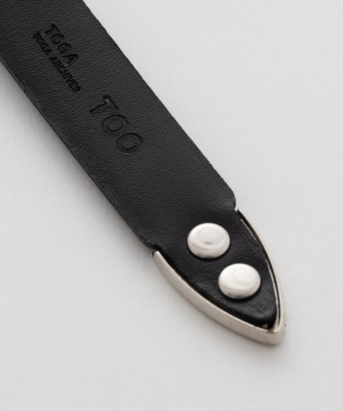 TOGA（トーガ）の「Leather phone handle strap（スマホグッズ・メンズ・ブラック・FREE）」の5枚目の写真