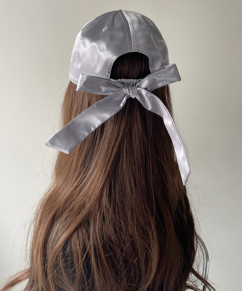 バックリボンサテンオーバーフィットベースボールキャップ