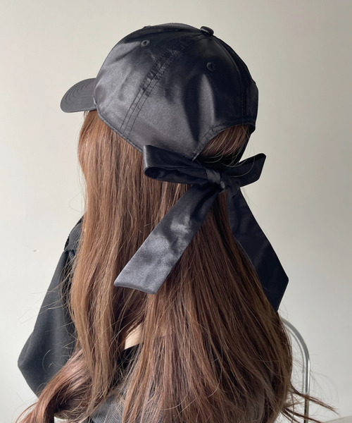 バックリボンサテンオーバーフィットベースボールキャップ