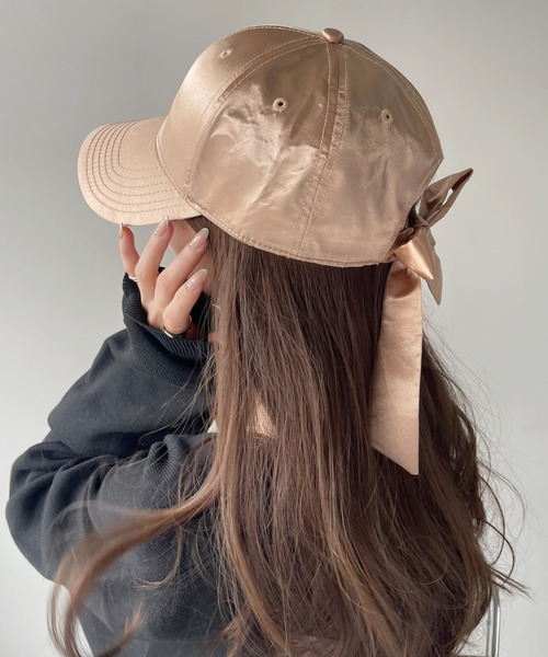 バックリボンサテンオーバーフィットベースボールキャップ