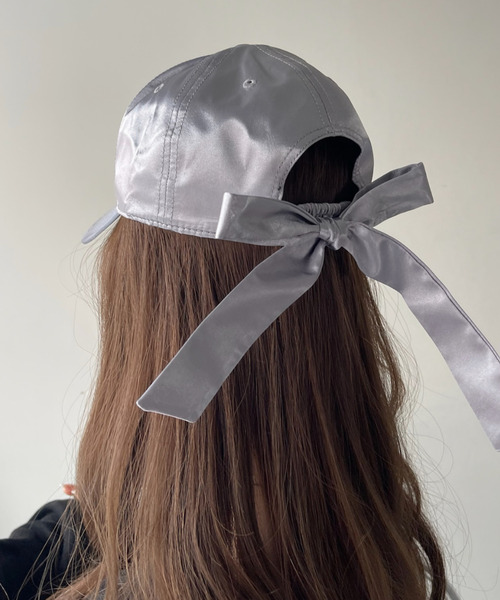 バックリボンサテンオーバーフィットベースボールキャップ