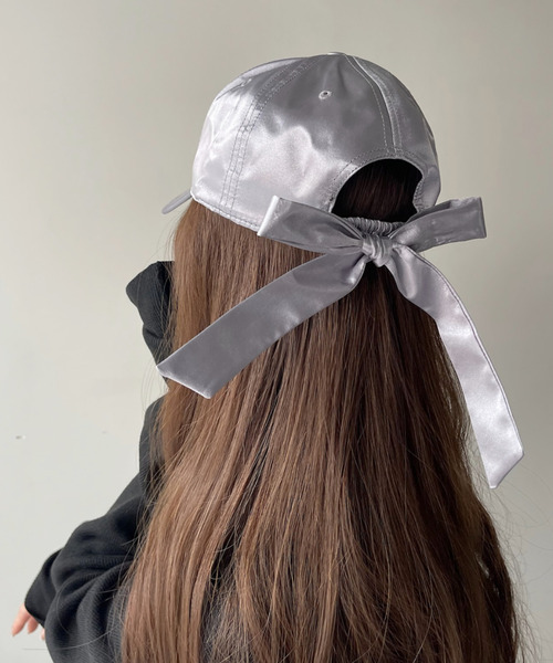 バックリボンサテンオーバーフィットベースボールキャップ