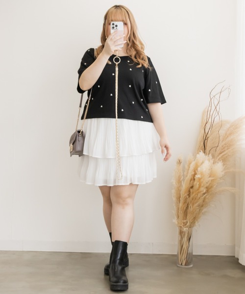 CLETTE(クレット)の「ハート刺繍プルオーバー(Tシャツ/カットソー・レディース・ブラック/チャコールグレー/オフホワイト・3L/LL/4L)」の8枚目の写真