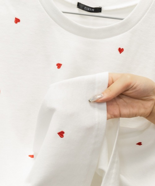 CLETTE(クレット)の「ハート刺繍プルオーバー(Tシャツ/カットソー・レディース・ブラック/チャコールグレー/オフホワイト・3L/LL/4L)」の9枚目の写真