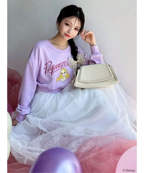 RESEXXY（リゼクシー）の「【ディズニーコレクション】クロップドルーズスウェット（スウェット・レディース・ホワイト/ラベンダー・FREE）」の8枚目の写真