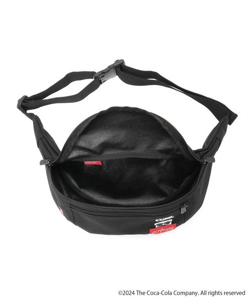 Manhattan Portage（マンハッタンポーテージ）の「Alleycat Waist Bag Coca-Cola（ボディバッグ/ウエストポーチ・メンズ・ブラック・X-SMALL）」の5枚目の写真