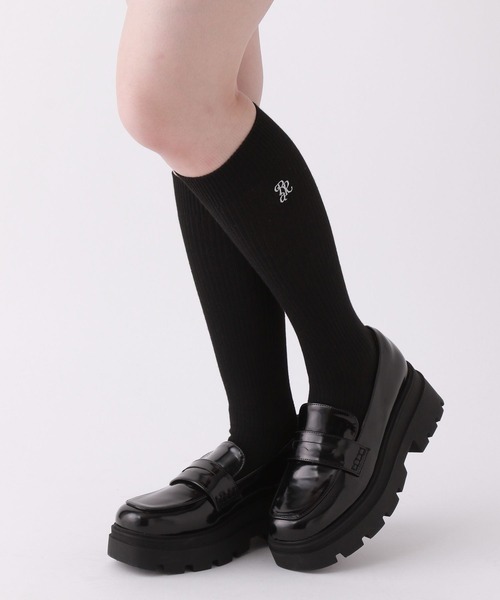 repipi armario（レピピ アルマリオ）の「サイドロゴスクールソックス（ソックス/靴下・キッズ・ホワイト/ブラック/ネイビー・FREE）」の2枚目の写真