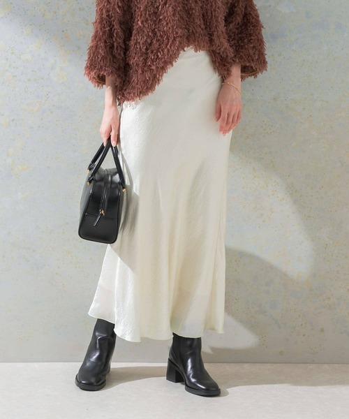 URBAN RESEARCH ROSSO WOMEN（アーバンリサーチ　ロッソ）の「サテンバイアススカート（スカート・レディース・アイボリー/ピンク系その他・FREE）」の4枚目の写真