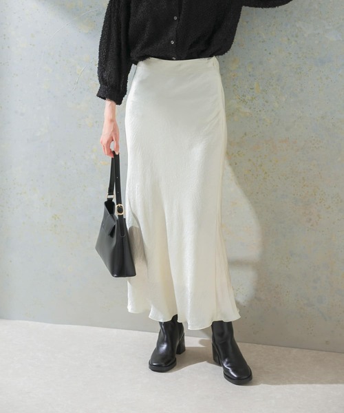URBAN RESEARCH ROSSO WOMEN（アーバンリサーチ　ロッソ）の「サテンバイアススカート（スカート・レディース・アイボリー/ピンク系その他・FREE）」の8枚目の写真
