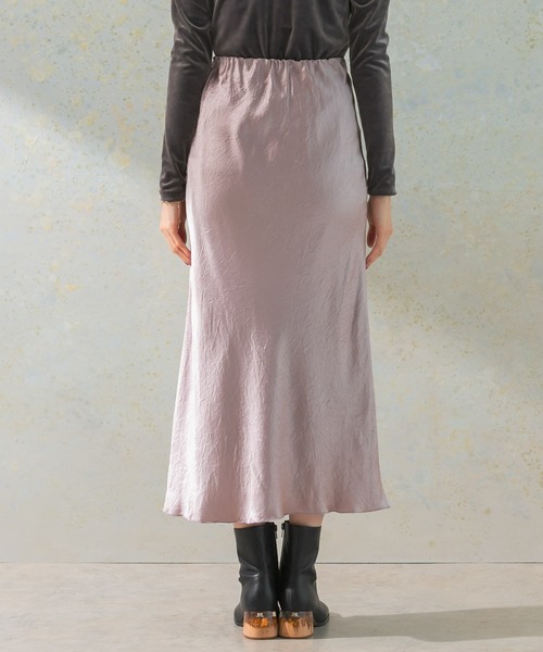 URBAN RESEARCH ROSSO WOMEN（アーバンリサーチ　ロッソ）の「サテンバイアススカート（スカート・レディース・アイボリー/ピンク系その他・FREE）」の18枚目の写真