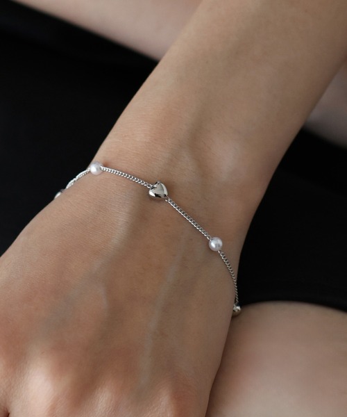 BLUEEAST（ブルーイースト）の「ハートパールステーションブレスレット（ブレスレット・レディース・ゴールド/シルバー・FREE）」の3枚目の写真