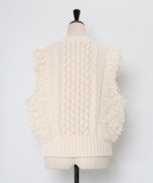 MINERTE（ミネルテ）の「【MINERTE】fringe bulky knit vest / フリンジバルキーニットベスト（ベスト・レディース・ブラック/アイボリー/グレー・FREE）」の11枚目の写真