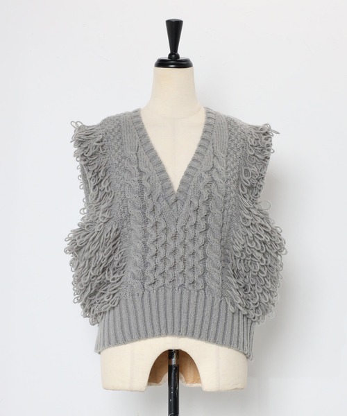 MINERTE（ミネルテ）の「【MINERTE】fringe bulky knit vest / フリンジバルキーニットベスト（ベスト・レディース・ブラック/アイボリー/グレー・FREE）」の17枚目の写真