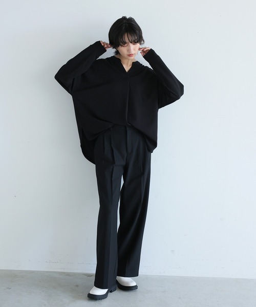 itto...（イット）の「ストレッチ梨地スキッパーブラウス（シャツ/ブラウス・レディース・ブラック/オフホワイト/サックスブルー/グレイッシュベージュ/ネイビー/アイボリー/グレイッシュブルー・M/L）」の11枚目の写真