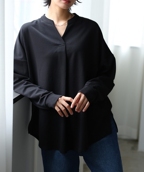 itto...（イット）の「ストレッチ梨地スキッパーブラウス（シャツ/ブラウス・レディース・ブラック/オフホワイト/サックスブルー/グレイッシュベージュ/ネイビー/アイボリー/グレイッシュブルー・M/L）」の13枚目の写真