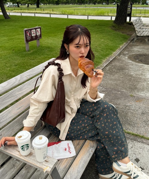 efill（エフィル）の「ウエストマーク ブラウス シャツ（シャツ/ブラウス・レディース・ベージュ・FREE）」の5枚目の写真