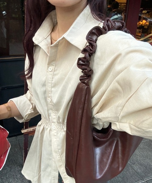 efill（エフィル）の「ウエストマーク ブラウス シャツ（シャツ/ブラウス・レディース・ベージュ・FREE）」の4枚目の写真