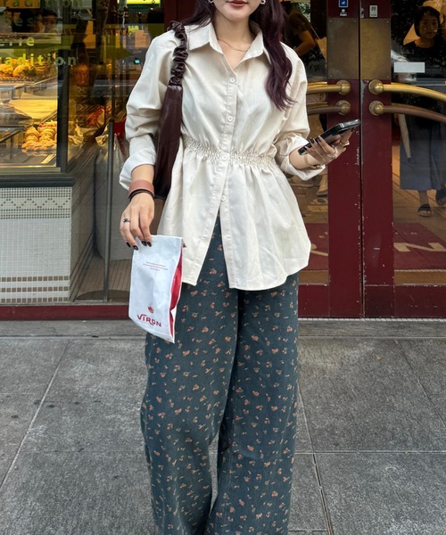 efill（エフィル）の「ウエストマーク ブラウス シャツ（シャツ/ブラウス・レディース・ベージュ・FREE）」の6枚目の写真