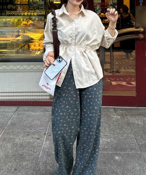 efill（エフィル）の「ウエストマーク ブラウス シャツ（シャツ/ブラウス・レディース・ベージュ・FREE）」の7枚目の写真