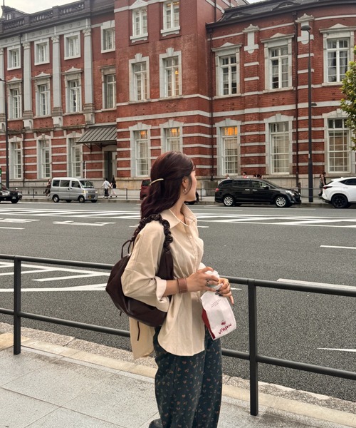 efill（エフィル）の「ウエストマーク ブラウス シャツ（シャツ/ブラウス・レディース・ベージュ・FREE）」の10枚目の写真