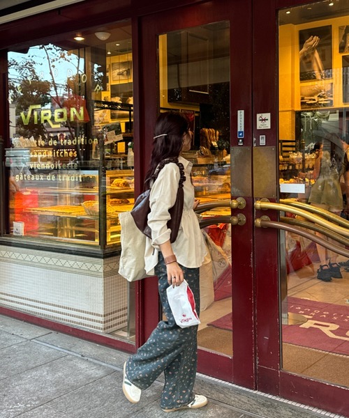 efill（エフィル）の「ウエストマーク ブラウス シャツ（シャツ/ブラウス・レディース・ベージュ・FREE）」の11枚目の写真