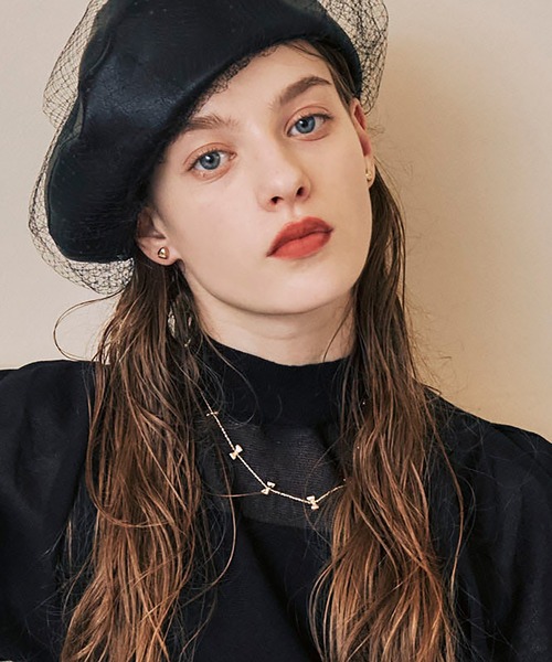 EIMY ISTOIRE(エイミーイストワール)の「ribbon motif skin necklace(ネックレス・レディース・ゴールド・F)」の2枚目の写真