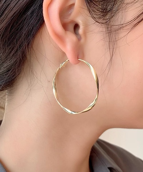 セール】大ぶり ねじれフープピアス (両耳用)（ピアス（両耳用