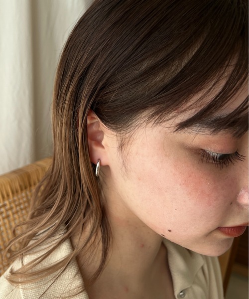 ciite'(シーテ)の「変形ぷっくり ミニフープピアス (両耳用)(ピアス(両耳用)・レディース・シルバー/ゴールド・FREE)」の5枚目の写真