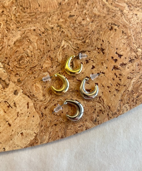 ciite'(シーテ)の「変形ぷっくり ミニフープピアス (両耳用)(ピアス(両耳用)・レディース・シルバー/ゴールド・FREE)」の8枚目の写真