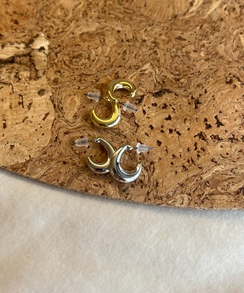 ciite'(シーテ)の「変形ぷっくり ミニフープピアス (両耳用)(ピアス(両耳用)・レディース・シルバー/ゴールド・FREE)」の9枚目の写真