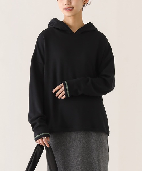 n'OrLABEL（ノアールレーベル）の「配色ステッチ裏起毛フードプルオーバー（Tシャツ/カットソー・レディース・チャコール/アイボリー/ブラック・1/2）」の2枚目の写真