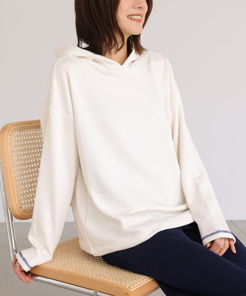 n'OrLABEL（ノアールレーベル）の「配色ステッチ裏起毛フードプルオーバー（Tシャツ/カットソー・レディース・チャコール/アイボリー/ブラック・1/2）」の5枚目の写真