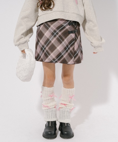 URBAN CHERRY(アーバンチェリー)の「【SEEM/シーム】インナーパンツ付きチェックラップキュロットスカート(スカート・キッズ・ブルー/レッド/ピンク/ベージュ/パープル・110cm/120cm/130cm/140cm/150cm)」の4枚目の写真