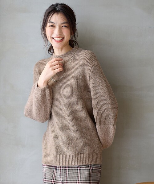 ANY(エニィ)の「ラムウールフェザーコンビプルオーバー(ニット/セーター・レディース・ブラック系1/ライトグレー系/黄土色系・F)」の4枚目の写真