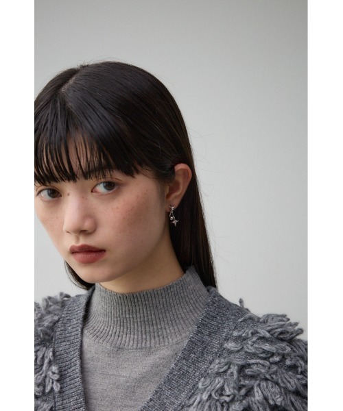 AZUL by moussy(アズールバイマウジー)の「ダイヤシェイプドレイヤードピアス(ピアス(両耳用)・レディース・ゴールド系その他/シルバー・FREE)」の3枚目の写真