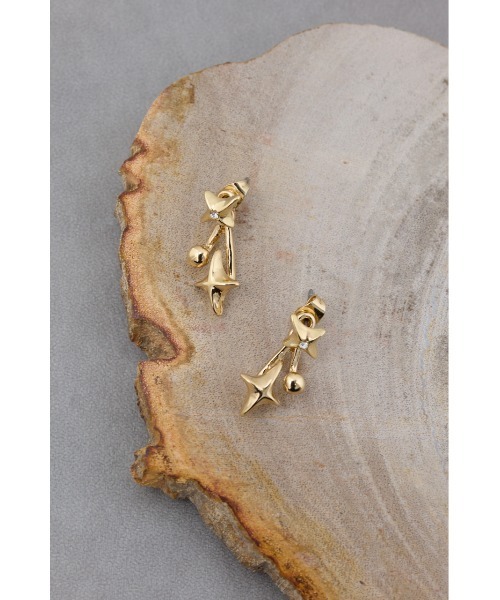 AZUL by moussy(アズールバイマウジー)の「ダイヤシェイプドレイヤードピアス(ピアス(両耳用)・レディース・ゴールド系その他/シルバー・FREE)」の8枚目の写真