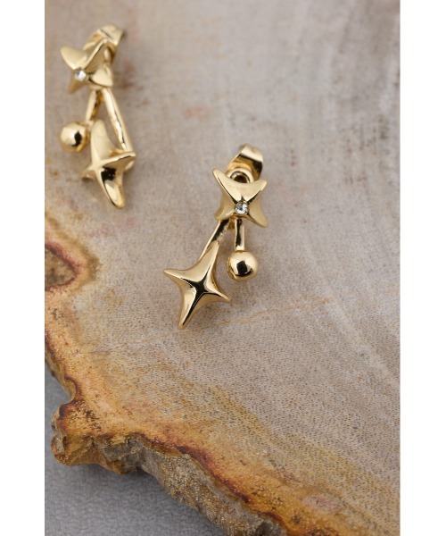 AZUL by moussy(アズールバイマウジー)の「ダイヤシェイプドレイヤードピアス(ピアス(両耳用)・レディース・ゴールド系その他/シルバー・FREE)」の9枚目の写真